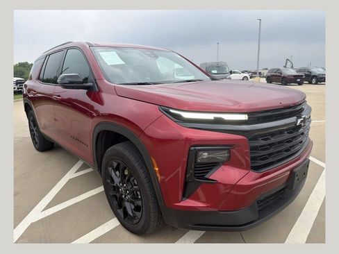 Used 2026 Chevrolet Traverse LT w/ Midnight/Sport Edition FWD image 1