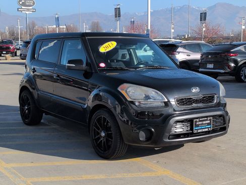 Used 2013 Kia Soul + w/ Audio Pkg image 7