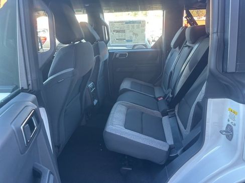 New 2025 Ford Bronco Base image 25