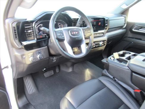 Used 2024 GMC Sierra 1500 SLT AWD/4WD image 14