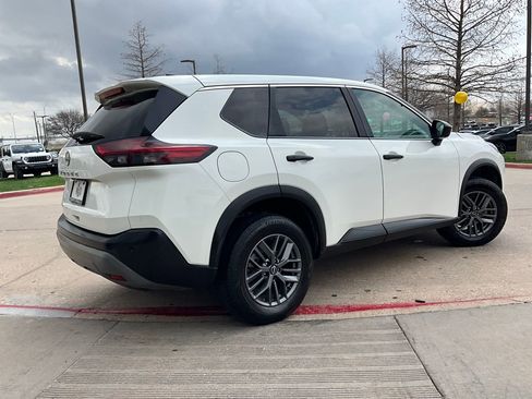 Used 2023 Nissan Rogue S image 6