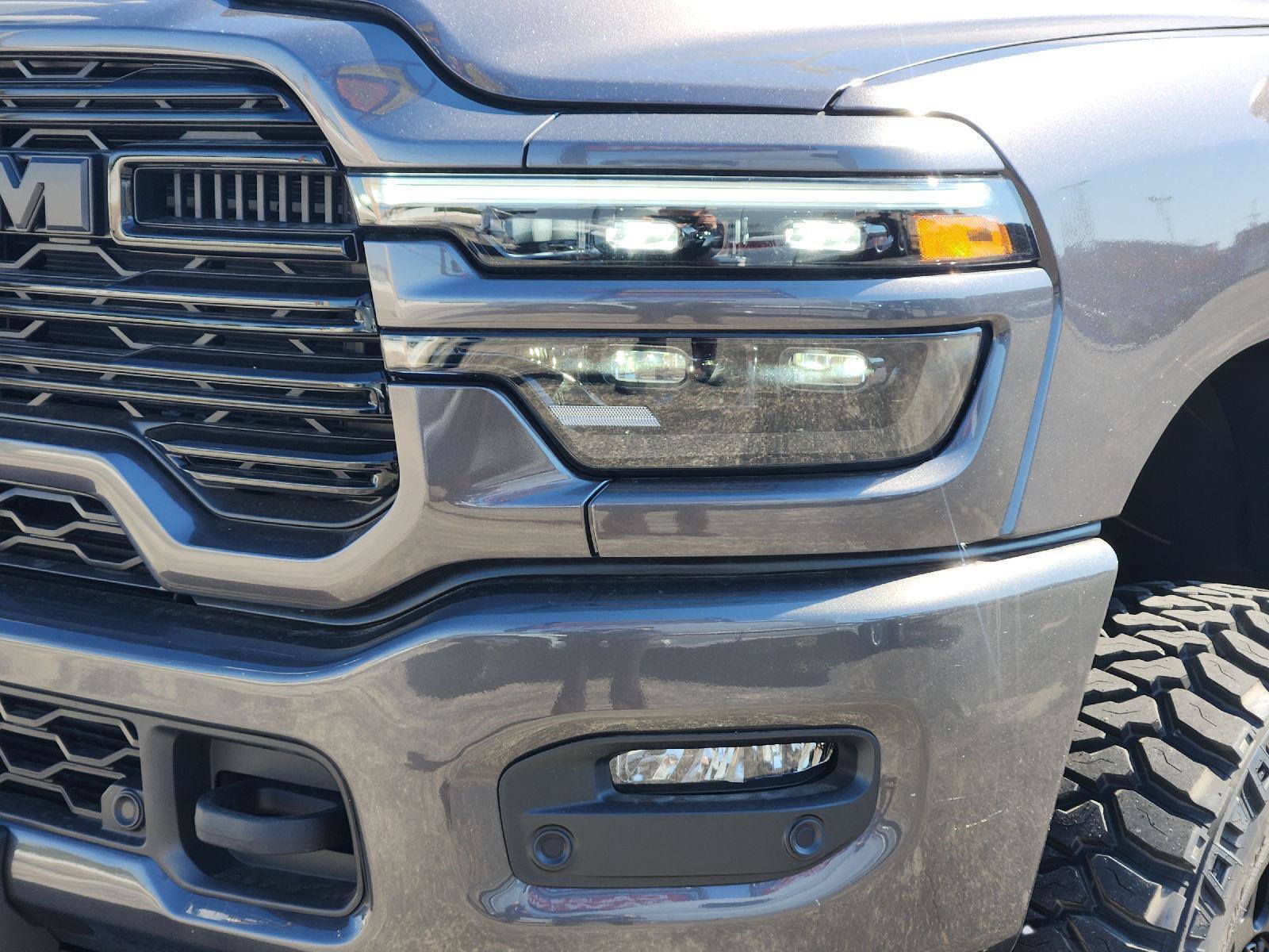 Used 2025 RAM 2500 Laramie AWD/4WD image 29
