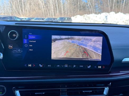 Used 2025 Chevrolet Traverse Z71 w/ Driver Confidence Package image 27