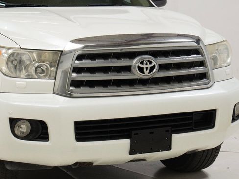 Used 2011 Toyota Sequoia Platinum image 9