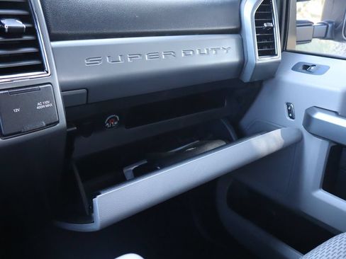 Used 2019 Ford F250 XLT w/ XLT Premium Package AWD/4WD image 36