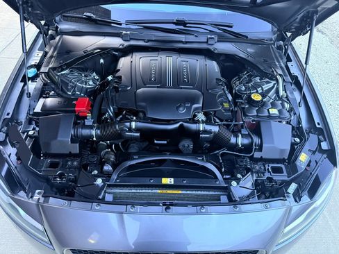 Used 2016 Jaguar XF Prestige AWD/4WD image 24