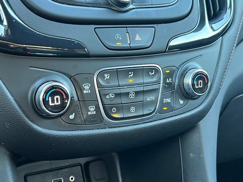 Used 2022 Chevrolet Equinox RS AWD/4WD image 27