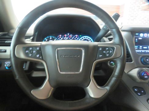 Used 2018 GMC Yukon XL Denali w/ Denali Ultimate Package AWD/4WD image 31