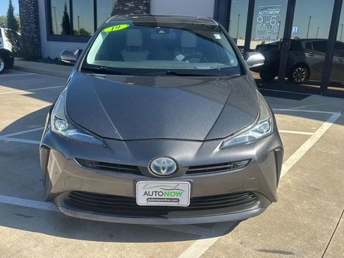 Used 2019 Toyota Prius Limited image 9