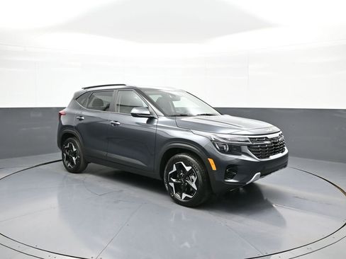 New 2025 Kia Seltos S image 4