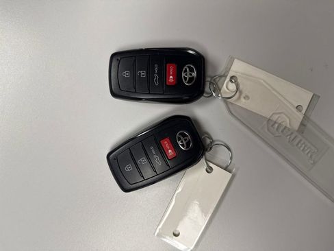 Used 2022 Toyota Tundra SR5 w/ SR5 Premium Package image 30