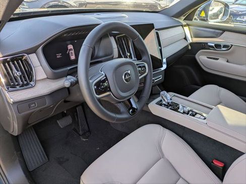 New 2026 Volvo XC90 B6 Plus w/ Protection Package Premier image 7