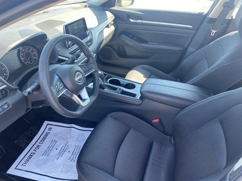 Used 2023 Nissan Altima 2.5 SV image 16