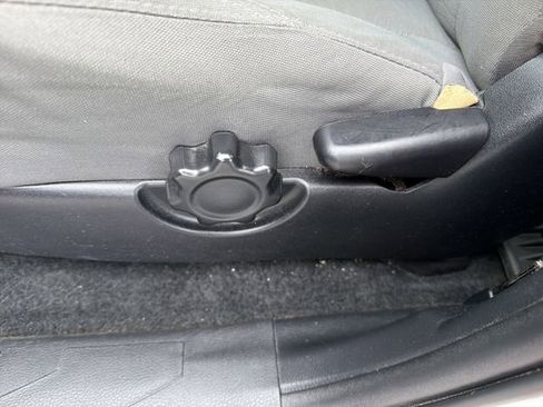Used 2018 Toyota Tacoma SR w/ SR Convenience Package AWD/4WD image 18