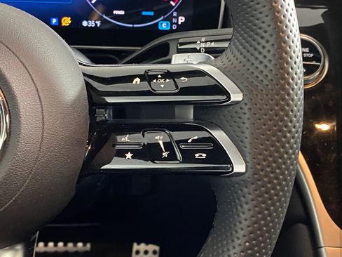 Certified 2025 Mercedes-Benz GLC 300 4MATIC image 27