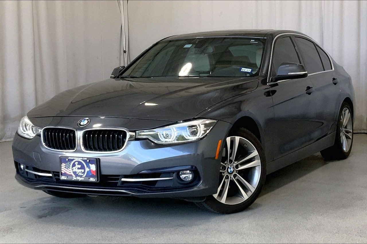 Used 2018 BMW 330i Sedan RWD image 2