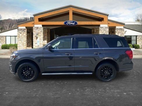 Used 2023 Ford Expedition XLT AWD/4WD image 7