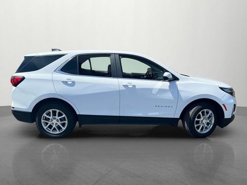 Used 2024 Chevrolet Equinox LT AWD/4WD image 2