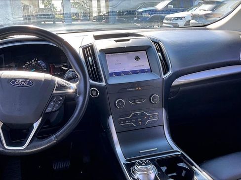 Used 2020 Ford Edge SEL FWD image 9