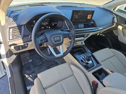 Used 2024 Audi Q5 2.0T Prestige w/ Prestige Package image 16