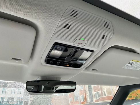 New 2025 Volkswagen ID. Buzz Pro S Plus image 18