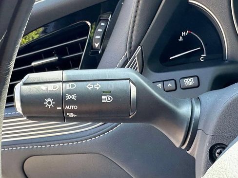 Used 2022 Lexus LS 500 AWD w/ Interior Upgrade Package image 34