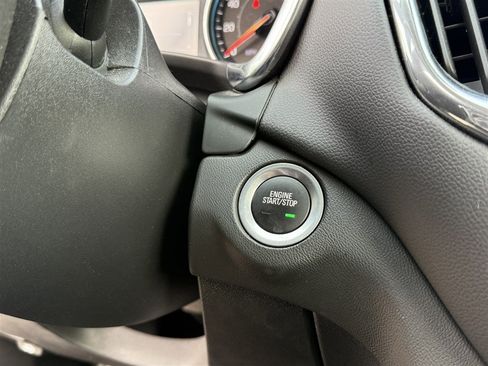 Used 2023 Chevrolet Equinox LT image 25