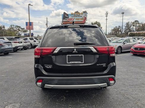 Used 2018 Mitsubishi Outlander SEL image 4