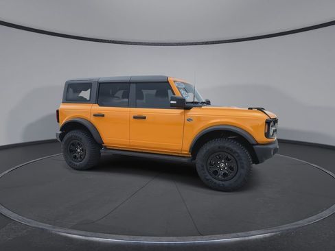 Used 2022 Ford Bronco Wildtrak image 2