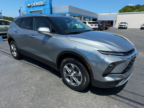 Certified 2023 Chevrolet Blazer LT FWD image 2