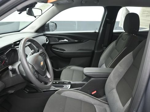 Used 2022 Chevrolet TrailBlazer LS FWD image 11