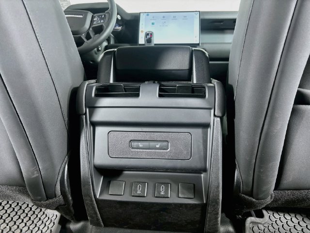Used 2026 Land Rover Defender 110 S AWD/4WD image 25