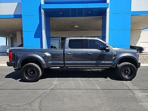 Used 2018 Ford F450 Platinum w/ Platinum Ultimate Package image 2