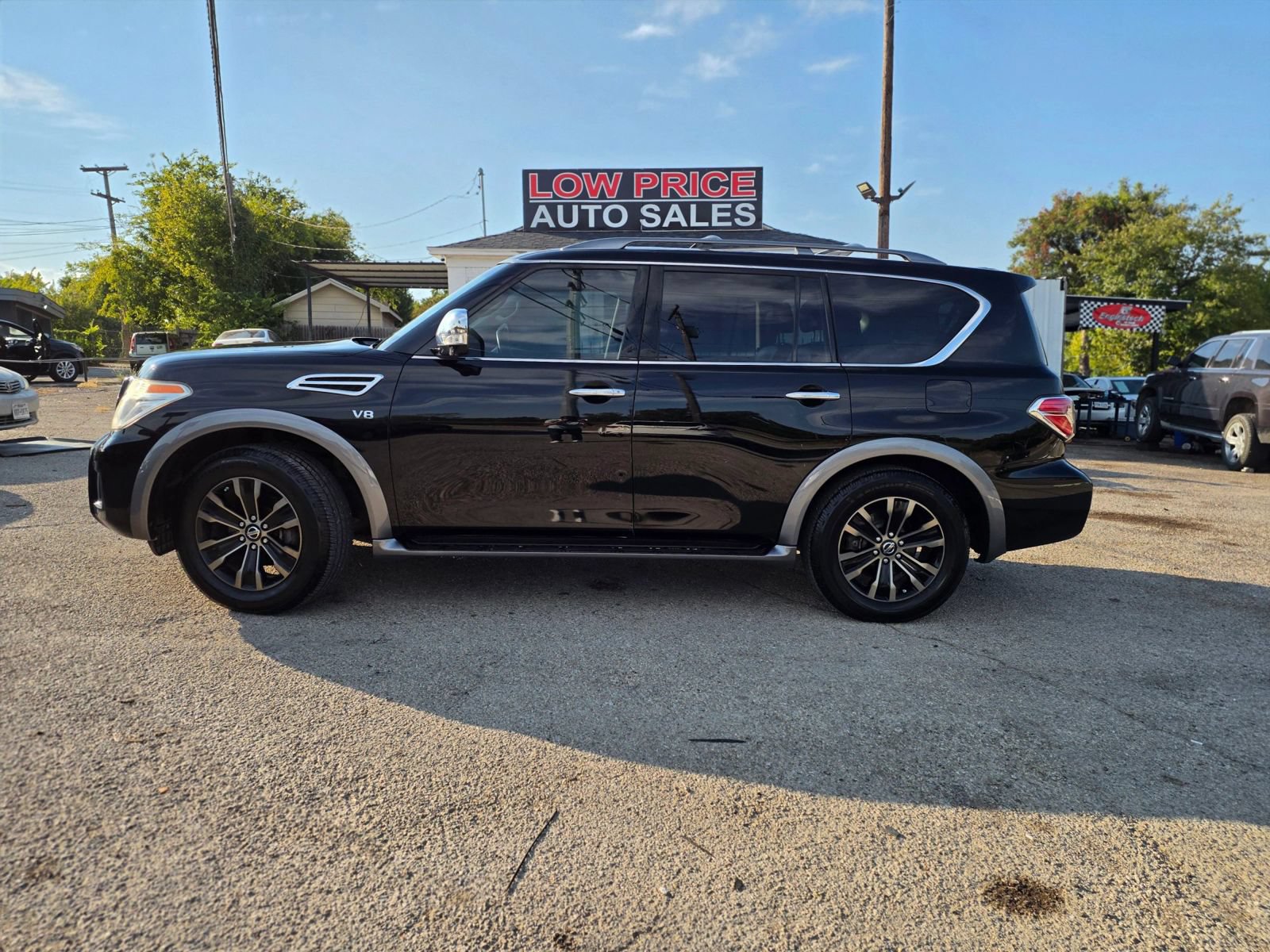 Used 2017 Nissan Armada Platinum w/ Captain Seat Package RWD image 2