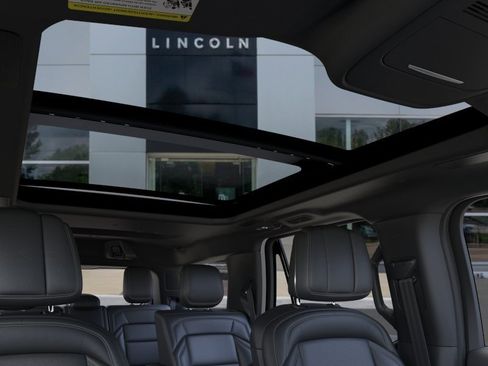 New 2026 Lincoln Navigator Reserve w/ Jet Appearance Package AWD/4WD image 22