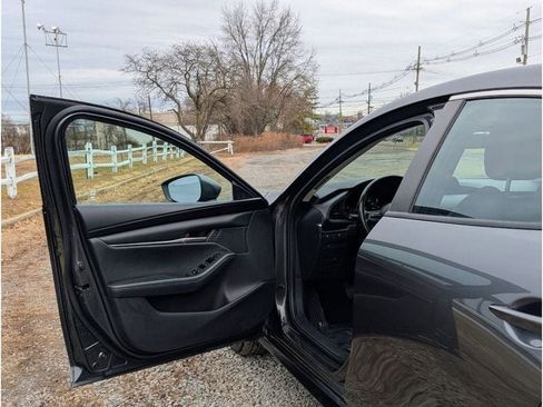 Used 2023 MAZDA MAZDA3 s image 9