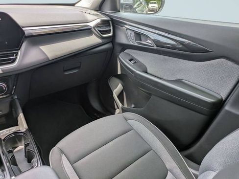 Used 2025 Chevrolet TrailBlazer LT FWD image 18