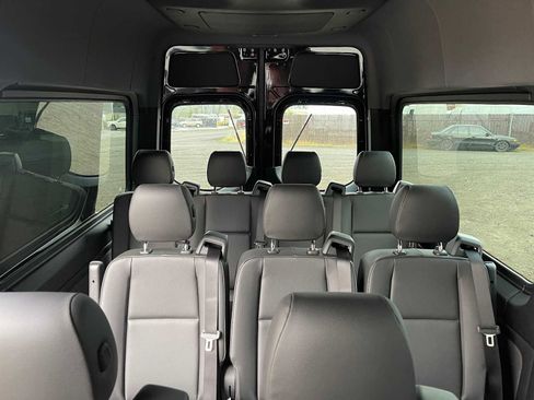 Used 2024 Mercedes-Benz Sprinter 2500 image 15