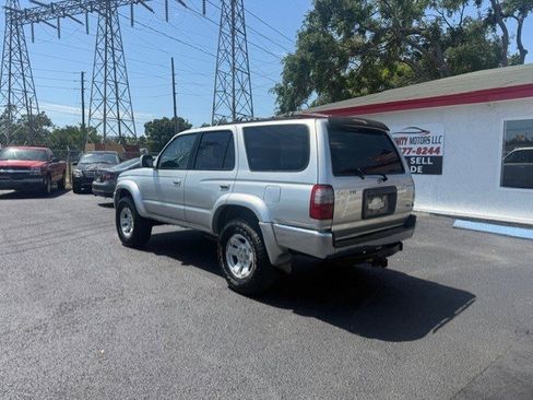 Used 2000 Toyota 4Runner SR5 AWD/4WD image 7