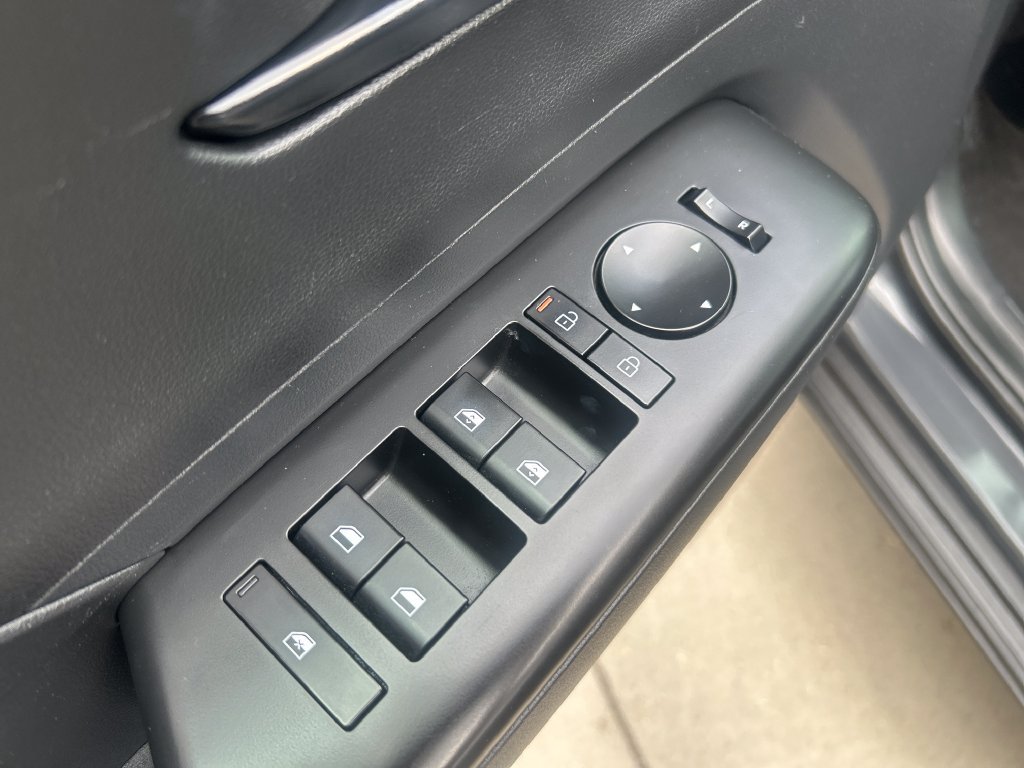 Used 2024 Hyundai Kona SEL w/ Convenience Package AWD/4WD image 12