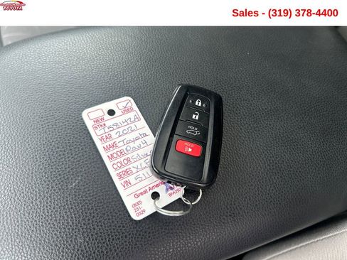 Used 2021 Toyota RAV4 XLE w/ Convenience Package AWD/4WD image 27