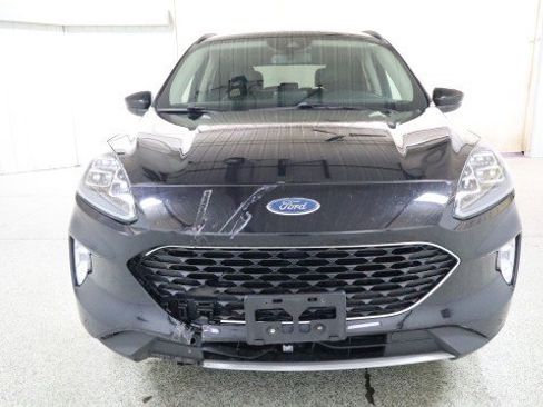 Used 2020 Ford Escape Titanium image 7