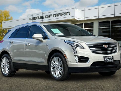 Used 2017 Cadillac XT5 Premium Luxury w/ Driver Assist Package FWD image 6