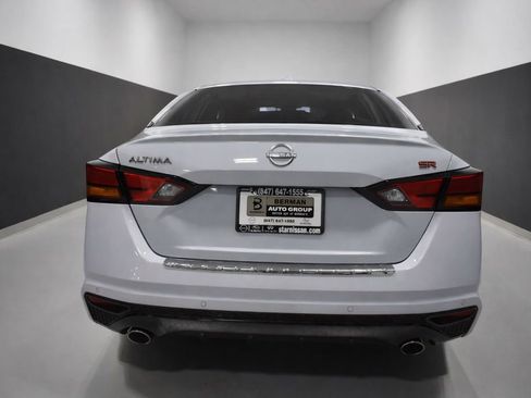 Used 2023 Nissan Altima 2.5 SR w/ SR Premium Package FWD image 9