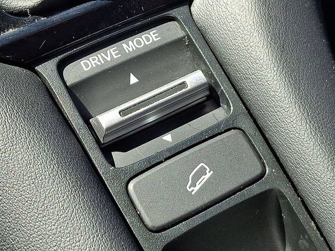 Used 2025 Honda HR-V LX image 26
