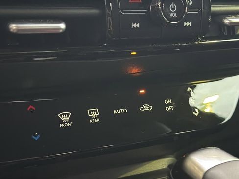 New 2026 Nissan Kicks SR image 27