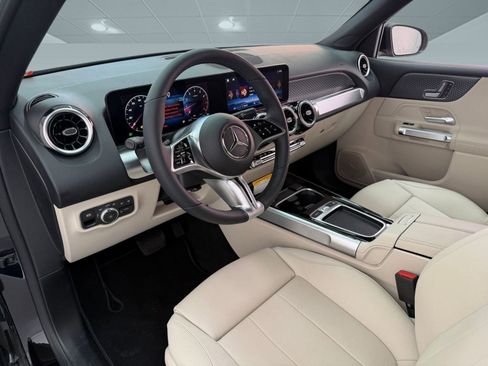 New 2026 Mercedes-Benz GLB 250 image 3