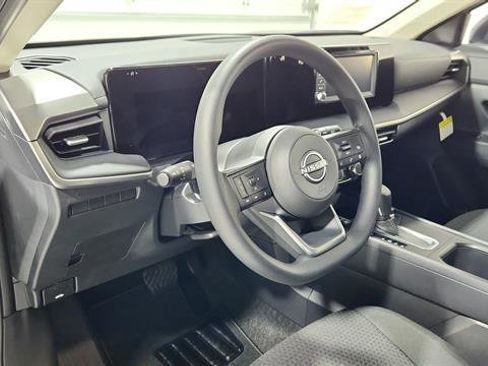 Used 2025 Nissan Kicks S image 18