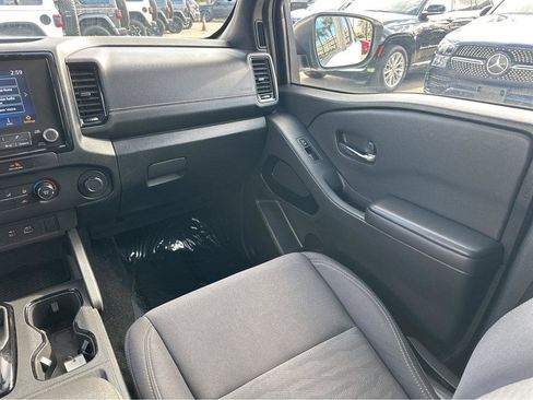 Used 2023 Nissan Frontier SV w/ Midnight Edition Package image 18
