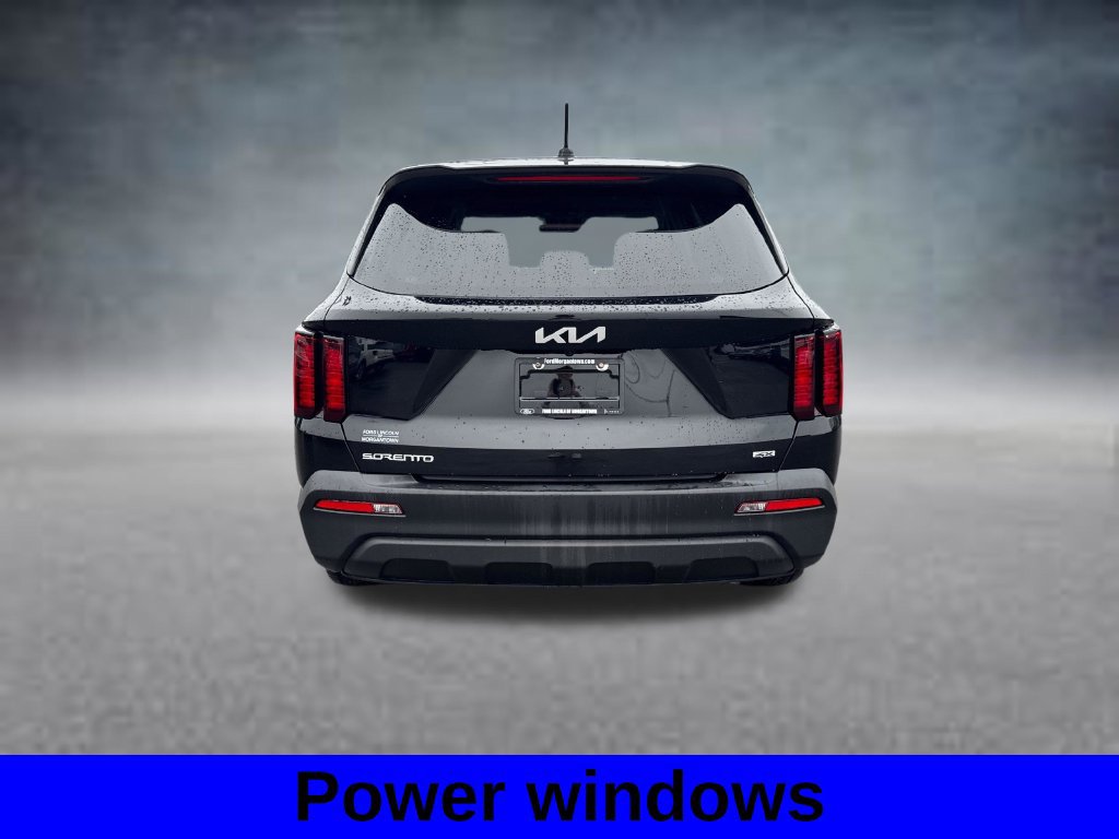 Used 2023 Kia Sorento LX AWD/4WD image 8